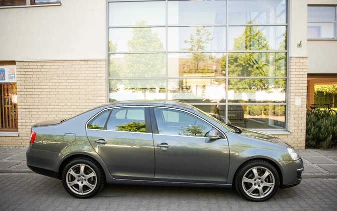 Volkswagen Jetta cena 21900 przebieg: 171000, rok produkcji 2009 z Szczecin małe 781